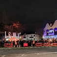 Large crowd of carol singers